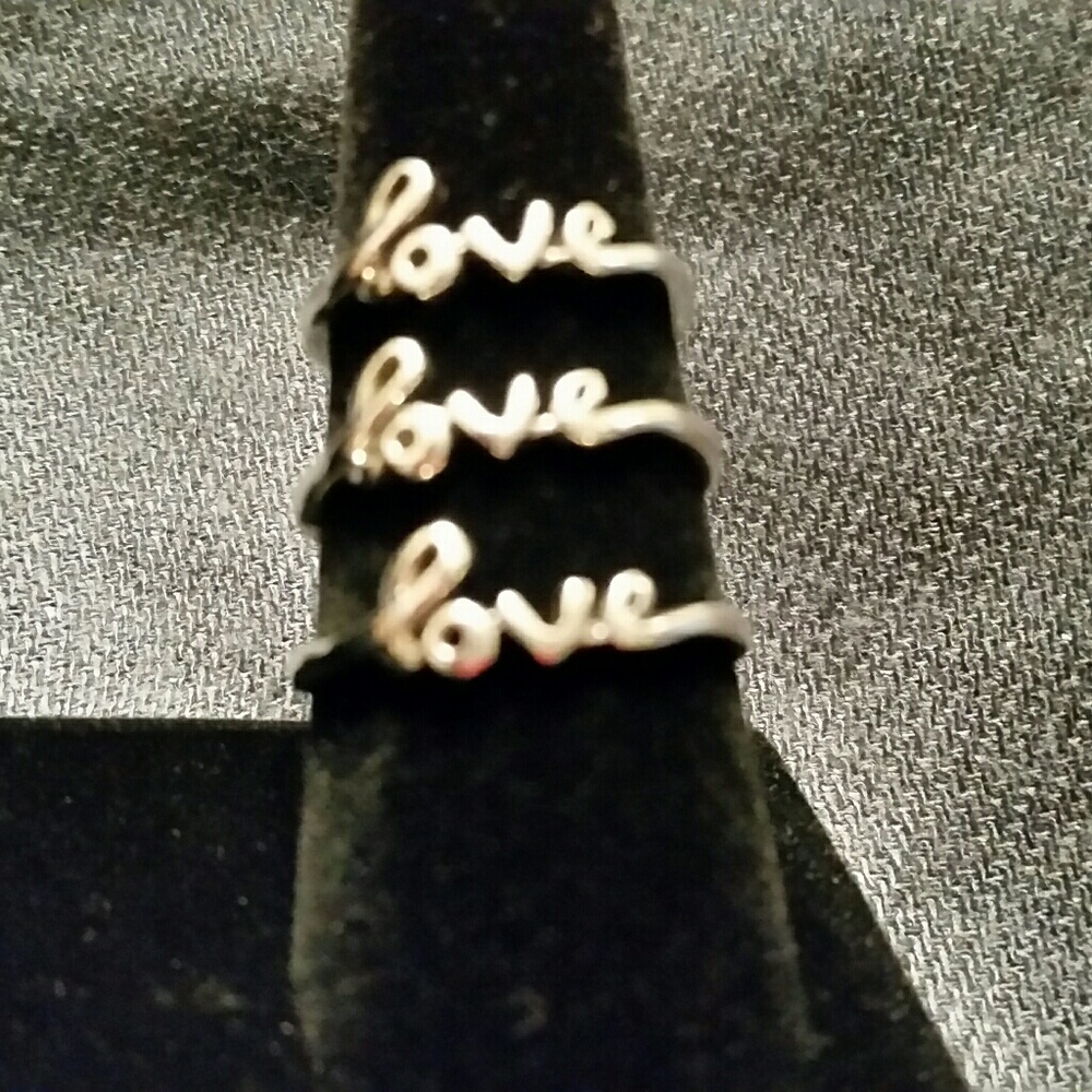 .925 Silver "Love" Ring - Picture 4 of 8